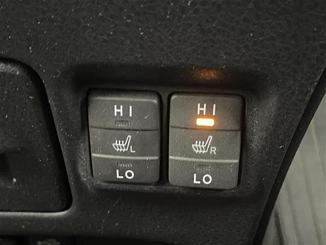 ヴォクシー ハイブリッドZS 純正10インチナビ フリップダウンモニター バックカメラカメラ ビルトインETC トヨタセーフティーセンス クルーズコントロール シートヒーター 純正アルミホイール オートハイビーム LED 地デジ(14枚目)