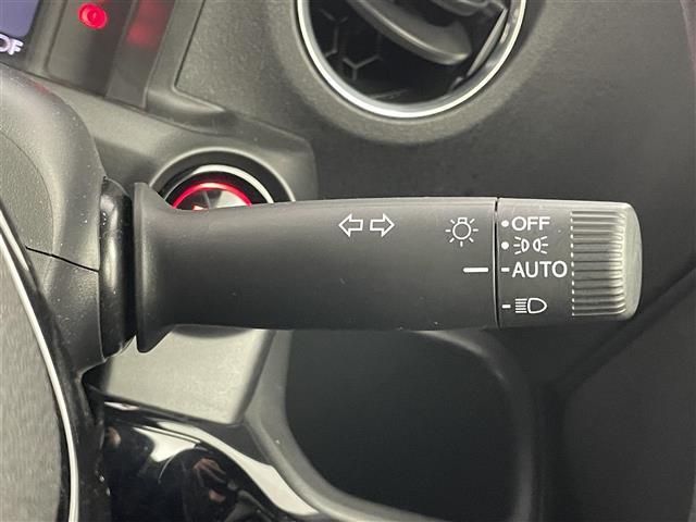 Ｎ－ＢＯＸカスタム ターボコーディネートスタイル　純正８インチディスプレイオーディオ　バックカメラ　ホンダセンシング　アダプティブクルーズコントロール　シートヒーター　パドルシフト　純正アルミホイール　スマートキー　オートハイビーム　ＬＥＤライト（12枚目）