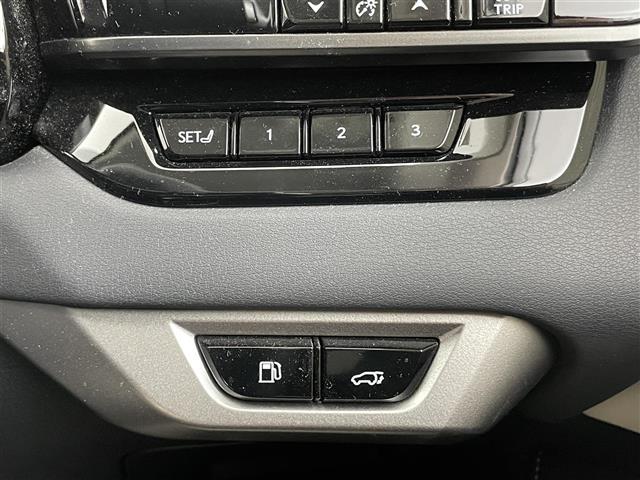 RX RX350 バージョンL サンルーフ メーカーナビ パノラミックビューモニター BSM HUD 白ハーフレザー 三眼LED レーダークルーズ デジタルミラー シートヒーター ベンチレーション ステアリングヒーター メモリシート(19枚目)