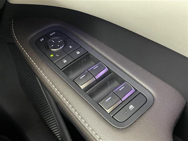 RX RX350 バージョンL サンルーフ メーカーナビ パノラミックビューモニター BSM HUD 白ハーフレザー 三眼LED レーダークルーズ デジタルミラー シートヒーター ベンチレーション ステアリングヒーター メモリシート(31枚目)