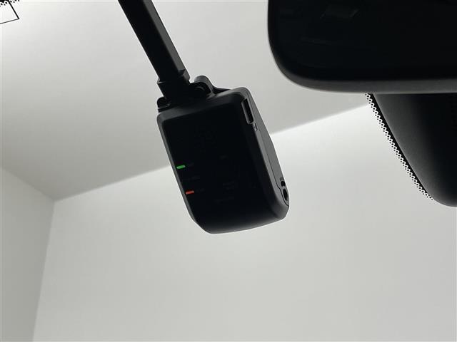 フィット e:HEV RS 純正8インチメモリナビ バックカメラ ドライブレコーダー レーダークルーズコントロール ETC 衝突被害軽減 純正16インチAW オートLEDライト ハーフレザーシート(7枚目)