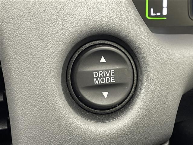 フィット e:HEV RS 純正8インチメモリナビ バックカメラ ドライブレコーダー レーダークルーズコントロール ETC 衝突被害軽減 純正16インチAW オートLEDライト ハーフレザーシート(29枚目)