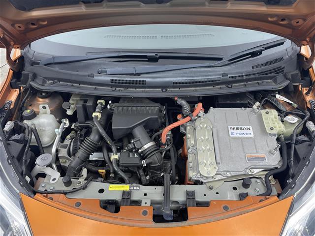 ノート ｅ－パワー　メダリスト　Ｂアロー　純正ナビ　アラウンドビューモニター　ＥＴＣ　ドライブレコーダー　エマージェンシーブレーキ　レーダークルーズコントロール　インテリジェントルームミラー　純正アルミホイール　オートライト　ＬＥＤライト（33枚目）