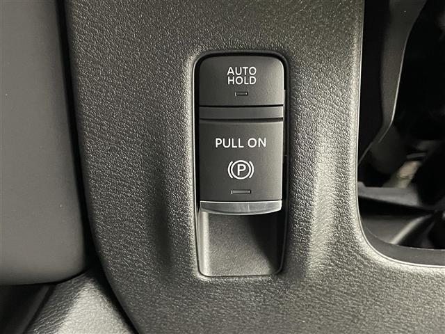 セレナ ｅ－パワー　ハイウェイスターＶ　登録済未使用車　プロパイロット　純正１２．３インチディスプレイオーディオ　フリップダウンモニター　アラウンドビューモニター　ＢＳＩ　ＥＴＣ２．０　レーダークルーズ　インテリジェントルームミラー　ＬＥＤ（27枚目）