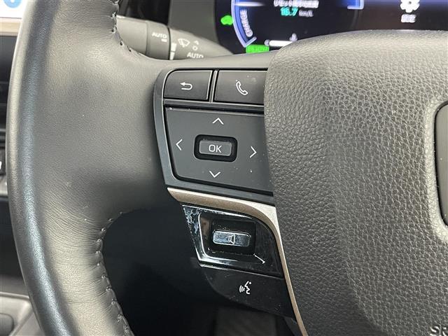 クラウンクロスオーバー Ｇアドバンスド・レザーパッケージ　純正１２．３インチディスプレイオーディオ　パノラミックビューモニター　ＢＳＭ　ＨＵＤ　黒レザー　ビルトインＥＴＣ２．０　前後ドライブレコーダー　レーダークルーズ　シートヒーター　ベンチレーション　ＴＶ（12枚目）