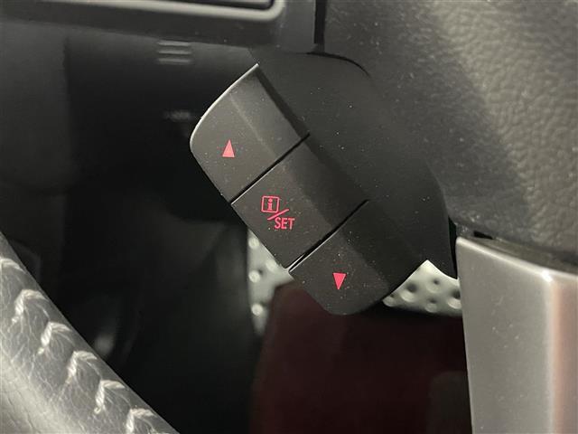 フォレスター Ｓ－リミテッド　アイサイト　純正ナビ　バックカメラ　ＢＳＭ　ＥＴＣ　ドライブレコーダー　レーダークルーズコントロール　シートヒーター　ＨＤＭＩ　純正アルミホイール　スマートキー　オートライト　ＬＥＤヘッドライト　ＴＶ（12枚目）