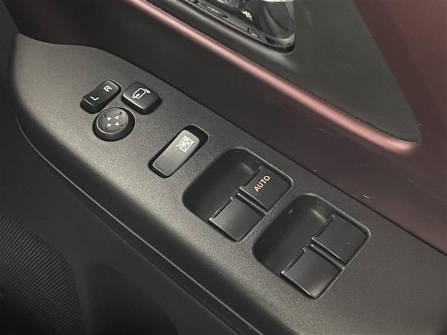 スペーシアカスタム ハイブリッドＸＳターボ　純正９インチディスプレイオーディオ　全方位モニター　ＨＵＤ　セーフティサポート　アダプティブクルーズコントロール　シートヒーター　ステアリングヒーター　両側パワースライドドア　純正アルミ　オートライト（31枚目）