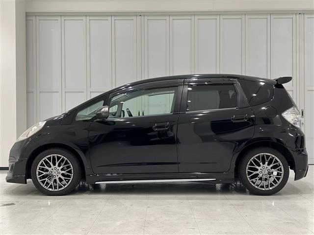 フィットハイブリッド スマートセレクション　無限エアロＡＷ　純正ナビ　バックカメラ　ＥＴＣ（13枚目）