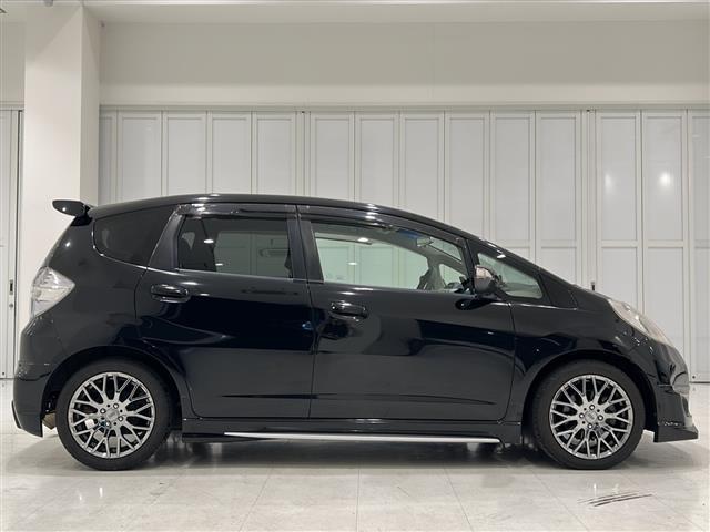 フィットハイブリッド スマートセレクション　無限エアロＡＷ　純正ナビ　バックカメラ　ＥＴＣ（14枚目）