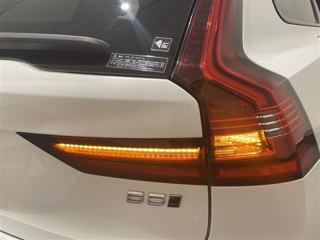 Ｖ９０ クロスカントリー　アルティメット　Ｂ５　ＡＷＤ　衝突回避　被害軽減ブレーキシステム　歩行者サイクリスト　大型動物検知機能　右折時対向車検知機能　対向車対応機能　ステアリングサポート　対向車線衝突回避支援機　パノラミックスライディングルーフ（35枚目）