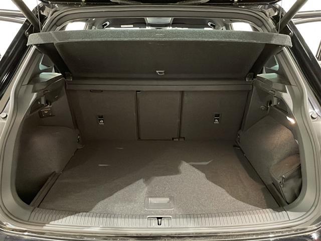 ティグアン ＴＤＩ　４モーション　Ｒライン　ブラックスタイル　３００台限定車　レザーシートパッケージ　純正ナビ　ＥＴＣ（28枚目）