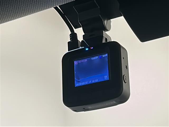 Ａ３ スポーツバック１．４ＴＦＳＩ　ＭＭＩナビゲーションシステム　ステアリングマルチファンクション　パドルシフト　フルセグＴＶ　Ｂｌｕｅｔｏｏｔｈ　ＵＳＢ　ＣＤ　ＤＶＤ　アクティブクルーズコントロール　ドライブレコーダー（3枚目）