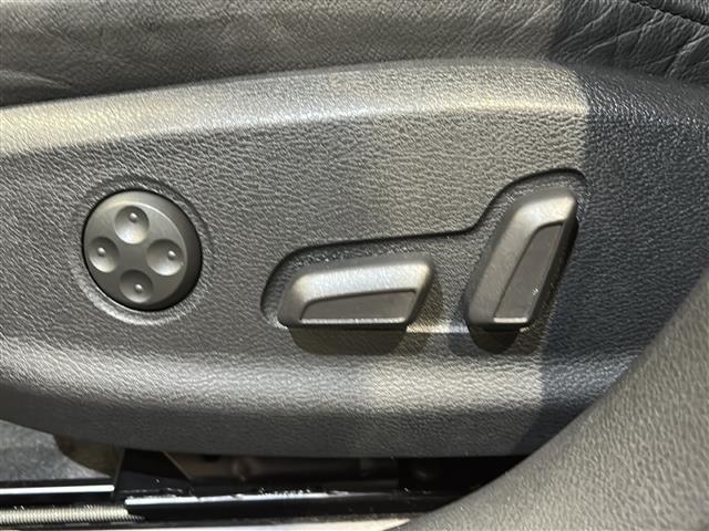 Ａ３ スポーツバック１．４ＴＦＳＩ　ＭＭＩナビゲーションシステム　ステアリングマルチファンクション　パドルシフト　フルセグＴＶ　Ｂｌｕｅｔｏｏｔｈ　ＵＳＢ　ＣＤ　ＤＶＤ　アクティブクルーズコントロール　ドライブレコーダー（5枚目）