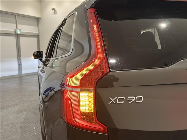 ＸＣ９０ Ｔ６　ＡＷＤ　インスクリプション　レーンキーピングエイド　パイロットアシスト　コーナリングライト　コーナーセンサー　フルセグＴＶ　純正ＨＤＤナビ　ビルトインＥＴＣ　シートヒーター　ベンチレーション　Ａｐｐｌｅｃａｒｐｌａｙ（40枚目）