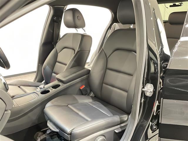 ＧＬＡクラス ＧＬＡ２２０　４マチック　レーダーセーフティパッケージ　ブラインドスポットアシスト　アクティブディスタンスアシストディストロニック　レーンキーピングアシスト　ＰＲＥＳＡＦＥ　純正ナビ　バックカメラ　ＥＴＣ　ドライブレコーダー（25枚目）