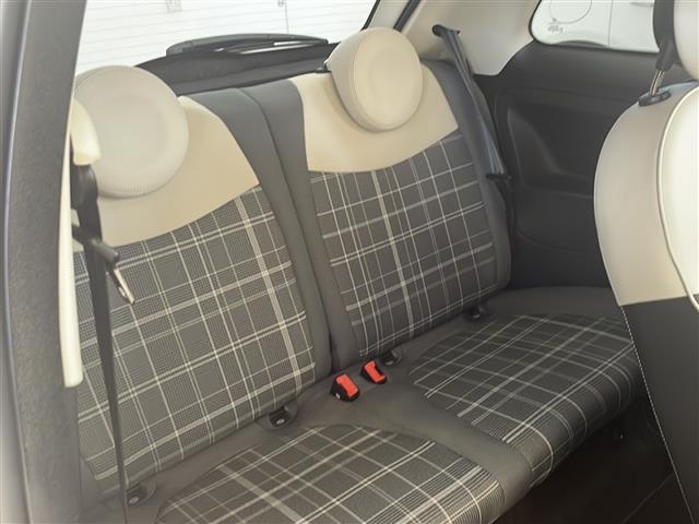 ５００ ツインエア　ポップ　マルチインフォメーション（ＡＭ／ＦＭ／Ａｐｐｌｅ　Ｃａｒ　Ｐｌａｙ）　エレクトロニックスタビリティ・コントロール　モーターシュレップレグルングＦＰＳ（火災防止装置）　ブレーキアシスト　ＵＳＢ端子（18枚目）
