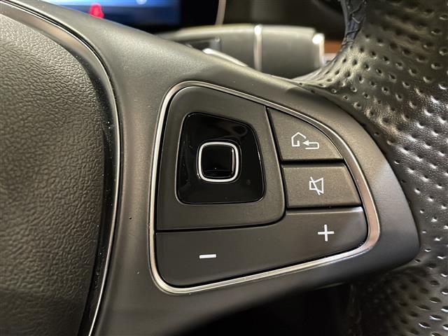 Ｅクラス Ｅ４００　４マチック　エクスクルーシブ　３６０°カメラシステム　アクティブパーキングアシスト　メモリー付パワーシート（Ｄ席・Ｎ席）シートヒーター（全席）パドルシフト　ＥＴＣ２．０　ＥＣＯスタートストップ機能（9枚目）