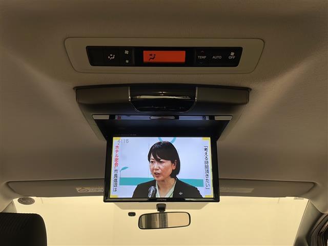 ノア Ｘ　Ｖパッケージ　社外ＳＤナビゲーション　ＣＤ／ＤＶＤ／ＴＶ／ＢＴ　フリップダウンモニター　アンチロックブレーキシステム　ブレーキアシスト　トラクションコントロールシステム　ビークルダイナミクスコントロール（2枚目）