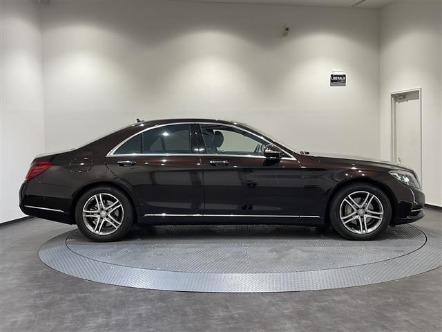 Ｓクラス Ｓ３００ｈ　ラグジュアリーパッケージ　パノラミックスライディングルーフ　エクステンデッドウッドインテリアトリム　プライバシーガラス・３６０°カメラシステム　シートヒーター（36枚目）