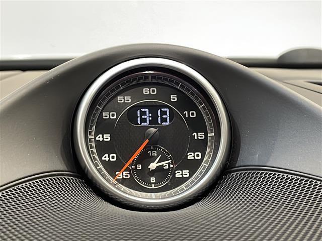 カイエン ＧＴＳ　クルーズコントロール　パワーテールゲート　サラウンドビューカメラ３６０度　リアビューカメラ付きパークアシスト（フロント＆リア）フロント　シートヒーター　ＧＴＳ専用スポーツサスペンション（7枚目）