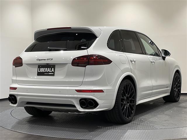 カイエン ＧＴＳ　クルーズコントロール　パワーテールゲート　サラウンドビューカメラ３６０度　リアビューカメラ付きパークアシスト（フロント＆リア）フロント　シートヒーター　ＧＴＳ専用スポーツサスペンション（37枚目）