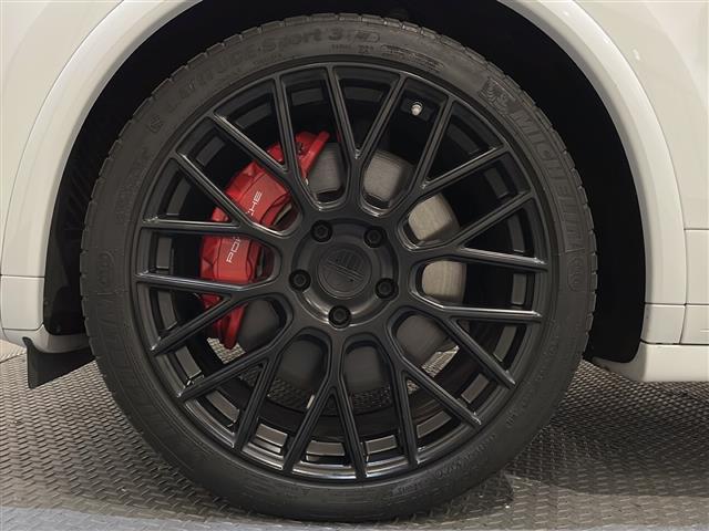 カイエン ＧＴＳ　クルーズコントロール　パワーテールゲート　サラウンドビューカメラ３６０度　リアビューカメラ付きパークアシスト（フロント＆リア）フロント　シートヒーター　ＧＴＳ専用スポーツサスペンション（41枚目）