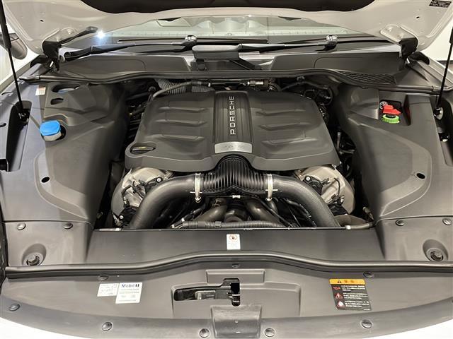 カイエン ＧＴＳ　クルーズコントロール　パワーテールゲート　サラウンドビューカメラ３６０度　リアビューカメラ付きパークアシスト（フロント＆リア）フロント　シートヒーター　ＧＴＳ専用スポーツサスペンション（42枚目）