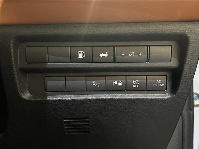 アウトランダーＰＨＥＶ Ｐ　ナビゲーションシステム　９インチＷＶＧＡディスプレイ　地上デジタルＴＶチューナー　ＢＯＳＥプレミアムサウンドシステム　アンチロックブレーキシステム　ブレーキアシスト（9枚目）