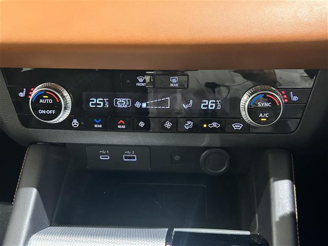 アウトランダーＰＨＥＶ Ｐ　ナビゲーションシステム　９インチＷＶＧＡディスプレイ　地上デジタルＴＶチューナー　ＢＯＳＥプレミアムサウンドシステム　アンチロックブレーキシステム　ブレーキアシスト（12枚目）
