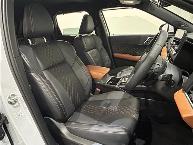アウトランダーＰＨＥＶ Ｐ　ナビゲーションシステム　９インチＷＶＧＡディスプレイ　地上デジタルＴＶチューナー　ＢＯＳＥプレミアムサウンドシステム　アンチロックブレーキシステム　ブレーキアシスト（20枚目）