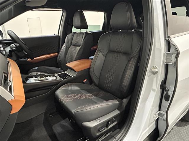 アウトランダーＰＨＥＶ Ｐ　ナビゲーションシステム　９インチＷＶＧＡディスプレイ　地上デジタルＴＶチューナー　ＢＯＳＥプレミアムサウンドシステム　アンチロックブレーキシステム　ブレーキアシスト（21枚目）