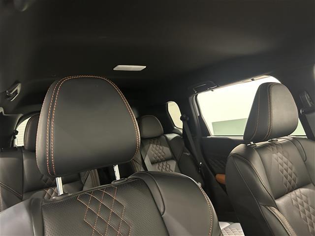 アウトランダーＰＨＥＶ Ｐ　ナビゲーションシステム　９インチＷＶＧＡディスプレイ　地上デジタルＴＶチューナー　ＢＯＳＥプレミアムサウンドシステム　アンチロックブレーキシステム　ブレーキアシスト（26枚目）