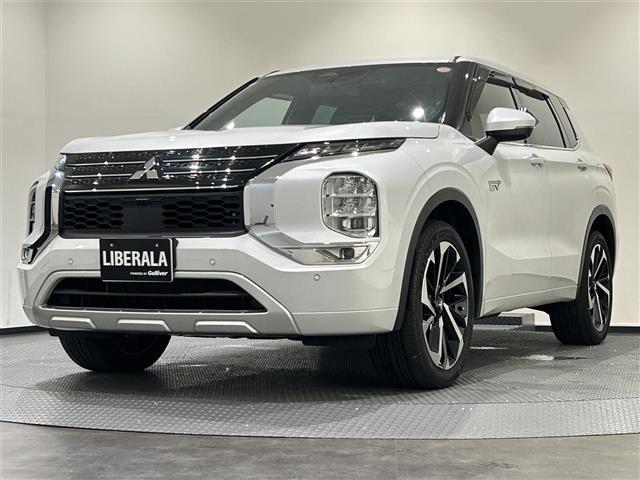 アウトランダーＰＨＥＶ Ｐ　ナビゲーションシステム　９インチＷＶＧＡディスプレイ　地上デジタルＴＶチューナー　ＢＯＳＥプレミアムサウンドシステム　アンチロックブレーキシステム　ブレーキアシスト（27枚目）