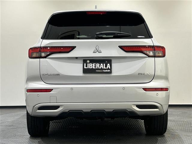 アウトランダーＰＨＥＶ Ｐ　ナビゲーションシステム　９インチＷＶＧＡディスプレイ　地上デジタルＴＶチューナー　ＢＯＳＥプレミアムサウンドシステム　アンチロックブレーキシステム　ブレーキアシスト（33枚目）