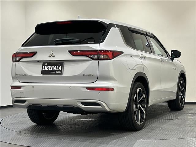 アウトランダーＰＨＥＶ Ｐ　ナビゲーションシステム　９インチＷＶＧＡディスプレイ　地上デジタルＴＶチューナー　ＢＯＳＥプレミアムサウンドシステム　アンチロックブレーキシステム　ブレーキアシスト（34枚目）
