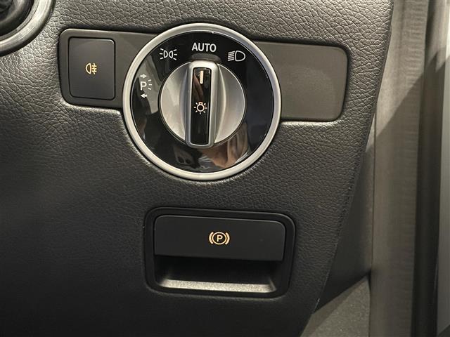 ＳＬＫ ＳＬＫ２００ブルーエフィシェンシー　クルーズコントロール＆可変スピードリミッター　７インチワイドディスプレイ　ＣＤ／ＤＶＤ／ＴＶ　ビークルダイナミクスコントロール　ブレーキアシスト　アンチロックブレーキシステム（17枚目）