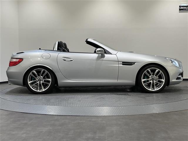 ＳＬＫ ＳＬＫ２００ブルーエフィシェンシー　クルーズコントロール＆可変スピードリミッター　７インチワイドディスプレイ　ＣＤ／ＤＶＤ／ＴＶ　ビークルダイナミクスコントロール　ブレーキアシスト　アンチロックブレーキシステム（28枚目）