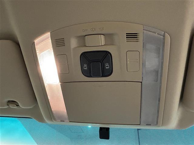 アルファード ２４０Ｘ　社外ＳＤナビゲーションシステム　ＣＤ／ＤＶＤ／ＴＶ／ＢＴ　ＥＴＣ　ＡＢＳ　両側パワースライドドア　純正フロアマット（9枚目）