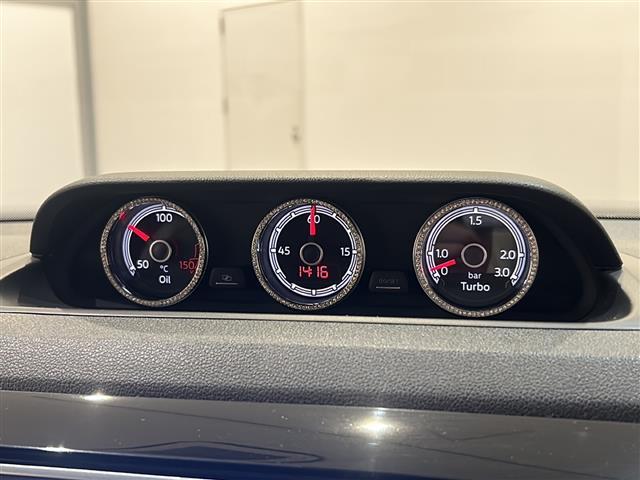 ザ・ビートル ２．０Ｒラインマイスター　レザーシートパッケージ　スポーツシート　シートヒーター（Ｄ席／Ｎ席）Ｖｏｌｋｓｗａｇｅｎ純正ナビゲーションシステム・ＣＤ／ＤＶＤ／ＡＭ／ＦＭ／ＴＶ／Ｂｌｕｅｔｏｏｔｈ　パークディスタンスコントロール（7枚目）