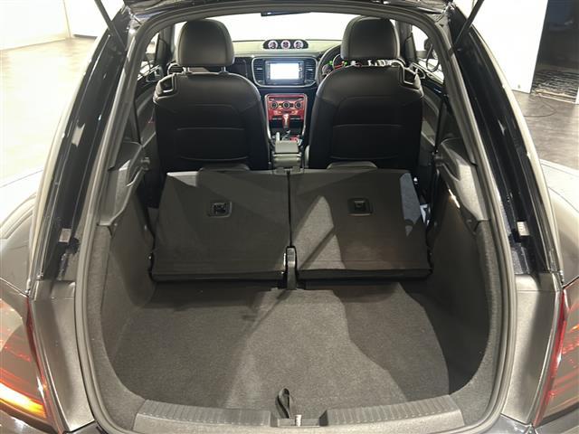 ザ・ビートル ２．０Ｒラインマイスター　レザーシートパッケージ　スポーツシート　シートヒーター（Ｄ席／Ｎ席）Ｖｏｌｋｓｗａｇｅｎ純正ナビゲーションシステム・ＣＤ／ＤＶＤ／ＡＭ／ＦＭ／ＴＶ／Ｂｌｕｅｔｏｏｔｈ　パークディスタンスコントロール（23枚目）