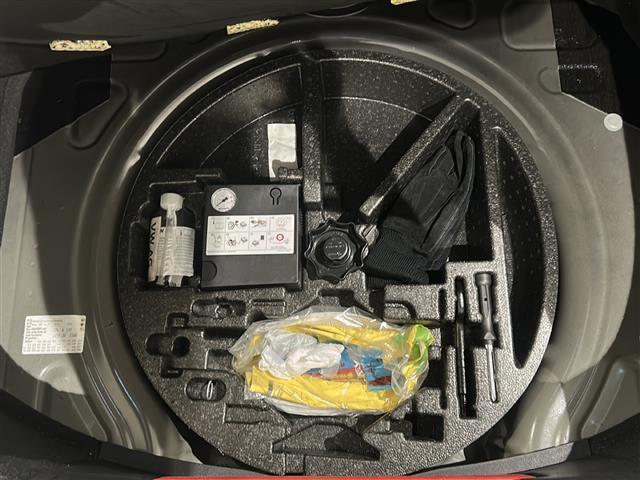 ザ・ビートル ２．０Ｒラインマイスター　レザーシートパッケージ　スポーツシート　シートヒーター（Ｄ席／Ｎ席）Ｖｏｌｋｓｗａｇｅｎ純正ナビゲーションシステム・ＣＤ／ＤＶＤ／ＡＭ／ＦＭ／ＴＶ／Ｂｌｕｅｔｏｏｔｈ　パークディスタンスコントロール（25枚目）