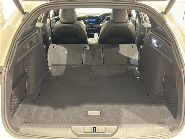 ３０８ ＳＷ　ＧＴ　ブルーＨＤｉ　アダプティブクルーズコントロール　レーンキープアシスト　パワーテールゲート　ＢｌｕｅｔｏｏｔｈマトリックスＬＥＤヘッドライト　フロントシートヒーター　運転席パワーシート　アンビエントライト　ＥＴＣ（3枚目）