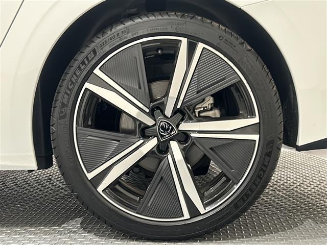 ３０８ ＳＷ　ＧＴ　ブルーＨＤｉ　アダプティブクルーズコントロール　レーンキープアシスト　パワーテールゲート　ＢｌｕｅｔｏｏｔｈマトリックスＬＥＤヘッドライト　フロントシートヒーター　運転席パワーシート　アンビエントライト　ＥＴＣ（24枚目）