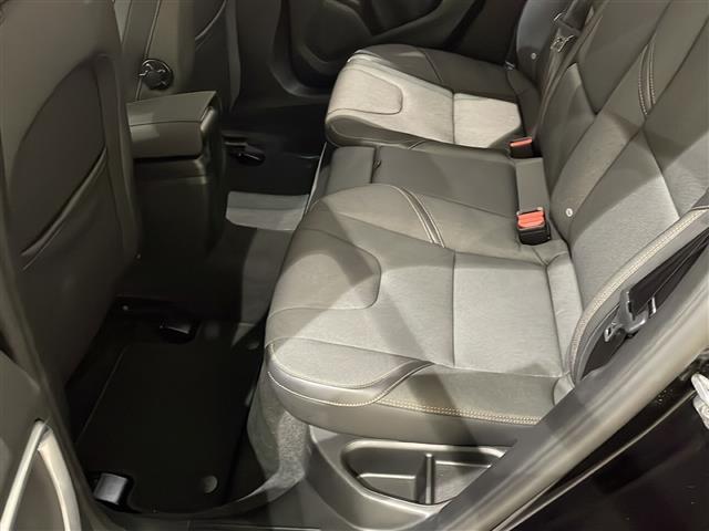 Ｖ４０ クロスカントリー　Ｔ５　ＡＷＤ　モメンタム　４ＷＤ　純正ＨＤＤナビ　バックカメラ　ＥＴＣ　インテリセーフ　衝突回避ブレーキ　レーンキーピングエイド　アダプティブクルーズコントロール　ブラインドスポットインフォメーションシステム（10枚目）