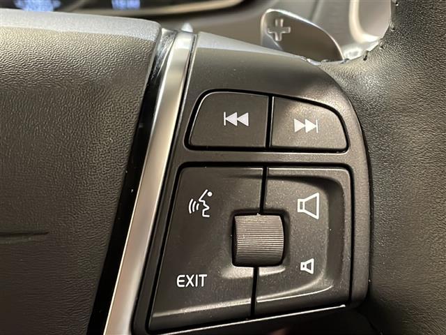 Ｖ４０ クロスカントリー　Ｔ５　ＡＷＤ　モメンタム　４ＷＤ　純正ＨＤＤナビ　バックカメラ　ＥＴＣ　インテリセーフ　衝突回避ブレーキ　レーンキーピングエイド　アダプティブクルーズコントロール　ブラインドスポットインフォメーションシステム（19枚目）