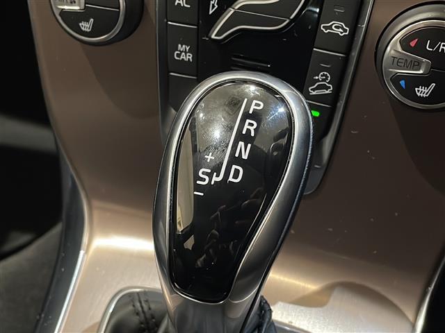 Ｖ４０ クロスカントリー　Ｔ５　ＡＷＤ　モメンタム　４ＷＤ　純正ＨＤＤナビ　バックカメラ　ＥＴＣ　インテリセーフ　衝突回避ブレーキ　レーンキーピングエイド　アダプティブクルーズコントロール　ブラインドスポットインフォメーションシステム（23枚目）