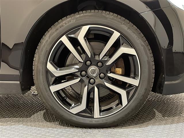 Ｖ４０ クロスカントリー　Ｔ５　ＡＷＤ　モメンタム　４ＷＤ　純正ＨＤＤナビ　バックカメラ　ＥＴＣ　インテリセーフ　衝突回避ブレーキ　レーンキーピングエイド　アダプティブクルーズコントロール　ブラインドスポットインフォメーションシステム（30枚目）