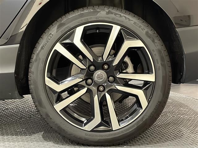 Ｖ４０ クロスカントリー　Ｔ５　ＡＷＤ　モメンタム　４ＷＤ　純正ＨＤＤナビ　バックカメラ　ＥＴＣ　インテリセーフ　衝突回避ブレーキ　レーンキーピングエイド　アダプティブクルーズコントロール　ブラインドスポットインフォメーションシステム（32枚目）