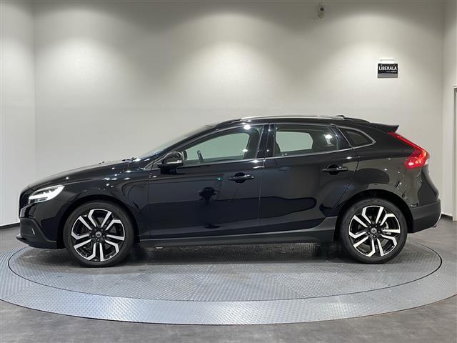 Ｖ４０ クロスカントリー　Ｔ５　ＡＷＤ　モメンタム　４ＷＤ　純正ＨＤＤナビ　バックカメラ　ＥＴＣ　インテリセーフ　衝突回避ブレーキ　レーンキーピングエイド　アダプティブクルーズコントロール　ブラインドスポットインフォメーションシステム（40枚目）
