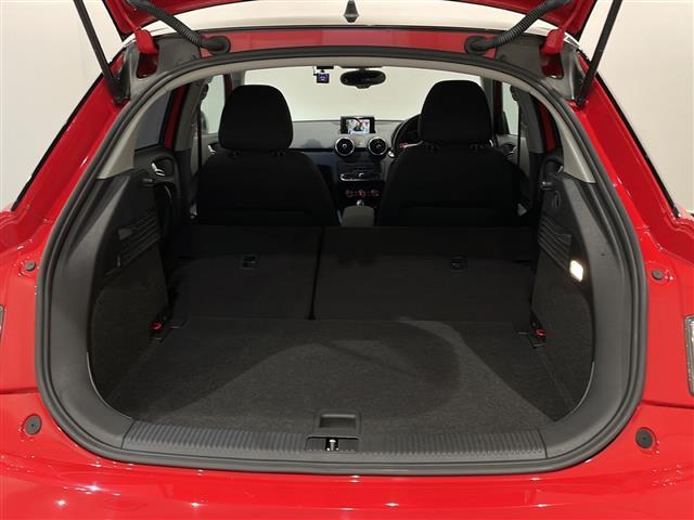 A1スポーツバック ミッドナイトリミテッド SSDナビゲーション CD/DVDプレイヤー Bluetooth バイキセノンパッケージ コンビニエンスパッケージ  シートヒーター(フロント) ドライブレコーダー ETC(3枚目)